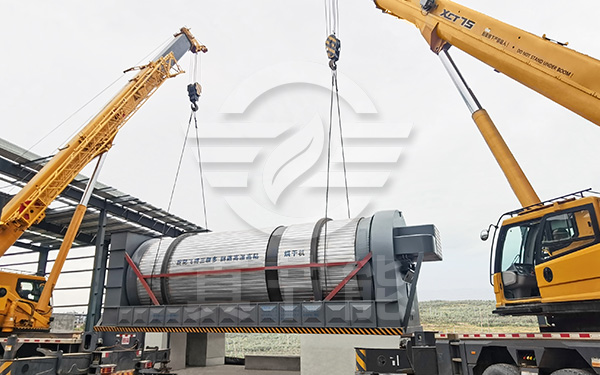 重金屬污泥烘干設備吊裝現場 重金屬污泥烘干設備吊裝現場